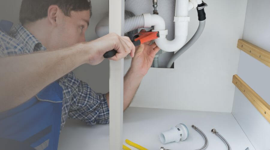 Professional clogged toilet repair in Holcomb, MO